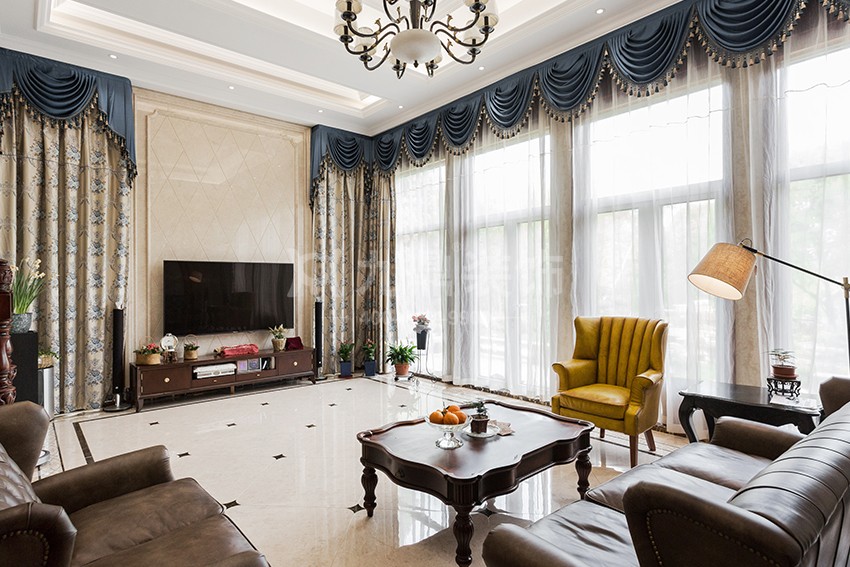 別墅客廳裝修效果圖.jpg