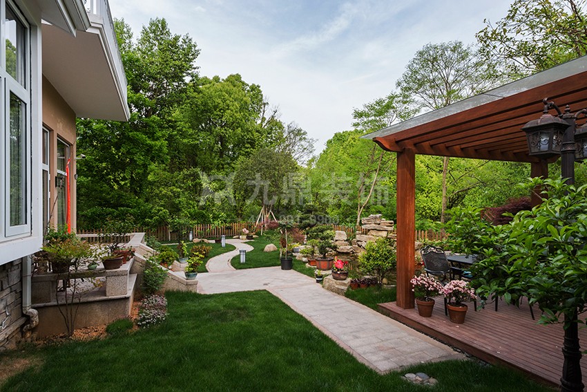 別墅花園裝修效果圖.jpg
